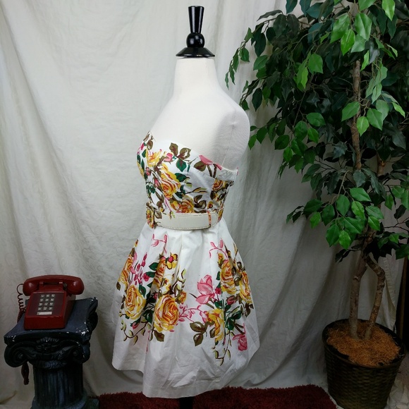 Strapless Floral Patterned Dress - Picture 3 of 7